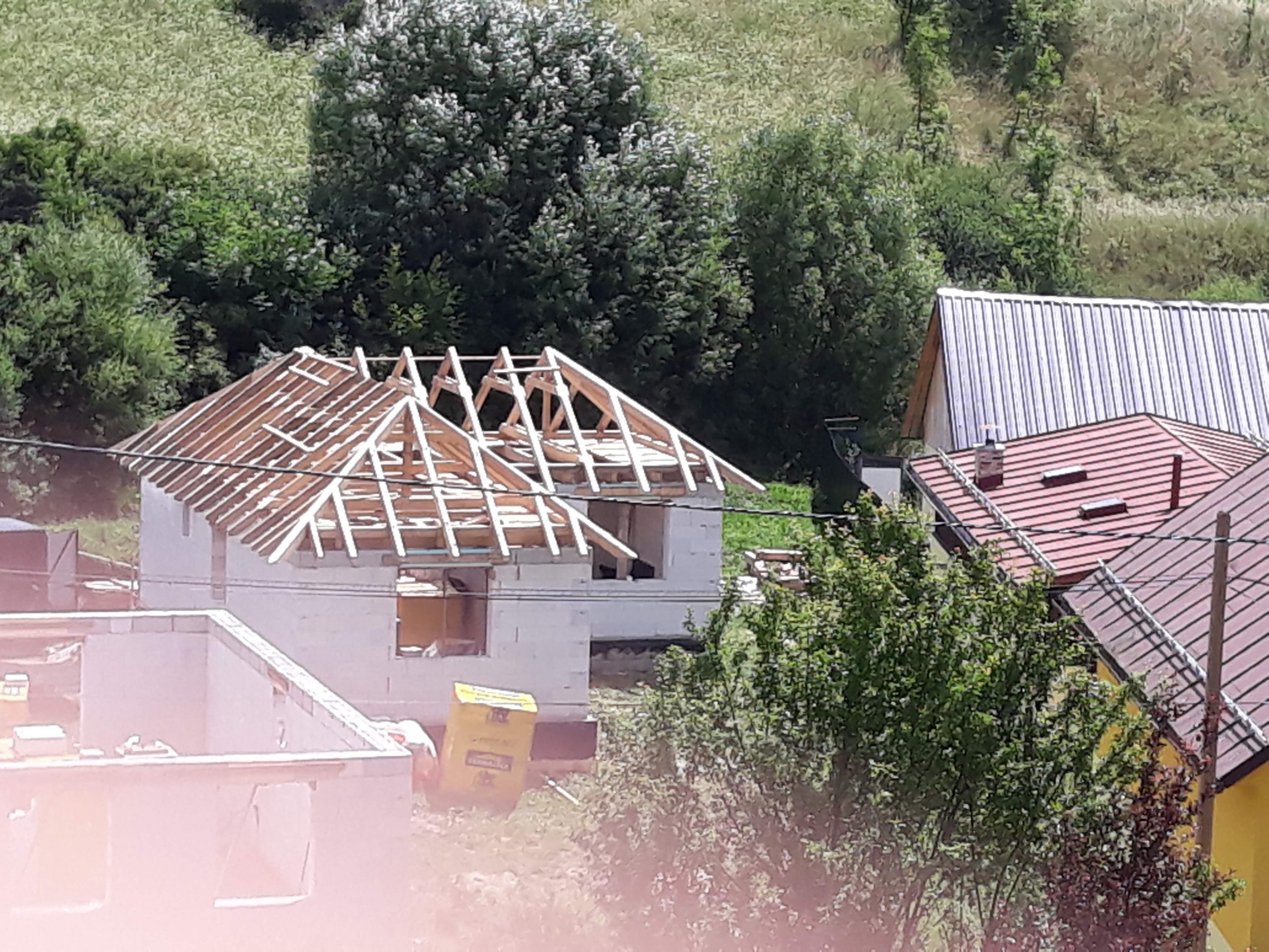Bungalovy realizácia krovu a pokrytie